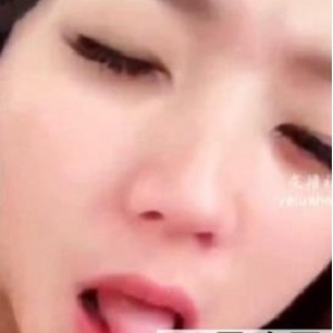 VIP精华版草莓味小仙女：高颜值推特网红，养眼心动的少女青春丰满！