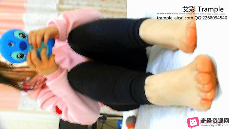 学生妹妹脚虐手机视频18分钟MP4下载