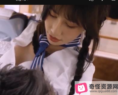 台湾美女小叶叶自拍作品-1V-282M-时长13分-公共旅行大巴二楼表演