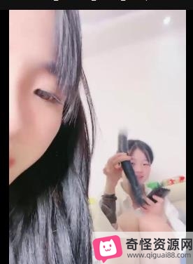 00后闺蜜直播秀：互C无保护进入男友牛B剧情