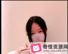 00后美球妹妹玩B表演，水多不露脸，戴口罩，小道具享受三小时四十九分钟