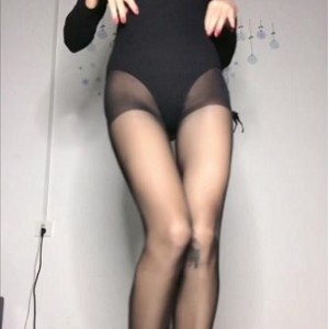 OnlyFans棒棒糖X换租全系列视频3V3.1G不露脸某处活跃团队合作