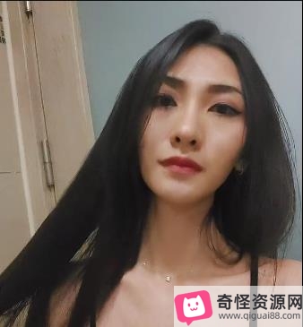 李月如自拍合集：FannyLyOnlyFans刘玥闺蜜，13V-8.2G，洋男友特写用嘴无保护一应俱全