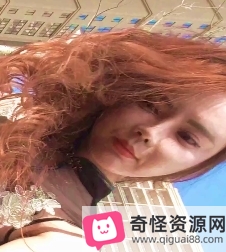 独家丰满包臀裙美女肉丝长腿视频，高清2.6G版本火爆百度云